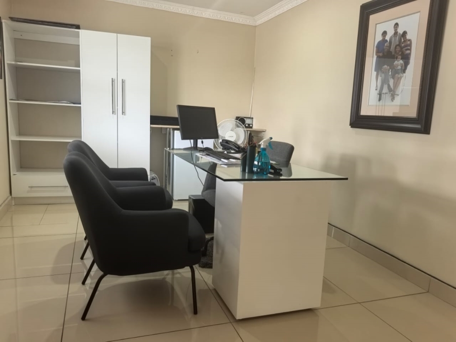 Commercial Property for Sale in Vincent Eastern Cape